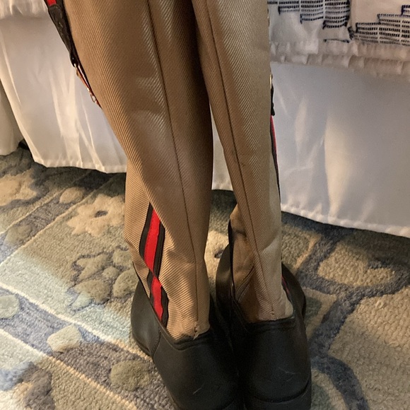 Size 6 zip up waterproof bottom boots - Picture 2 of 5